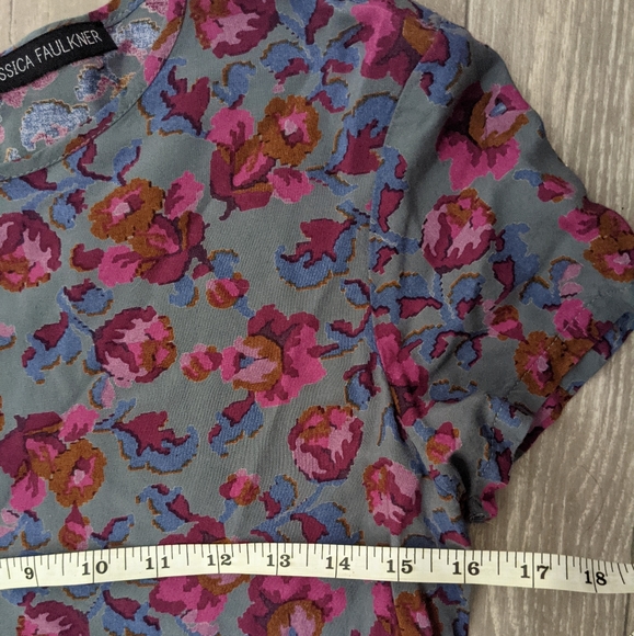 Floral Top - Picture 3 of 6